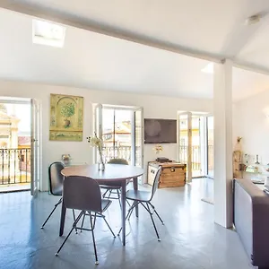 https://ross-5-f2-lumineux-balcon-loft-clim-vieux-nice.fr-provencehotel.com